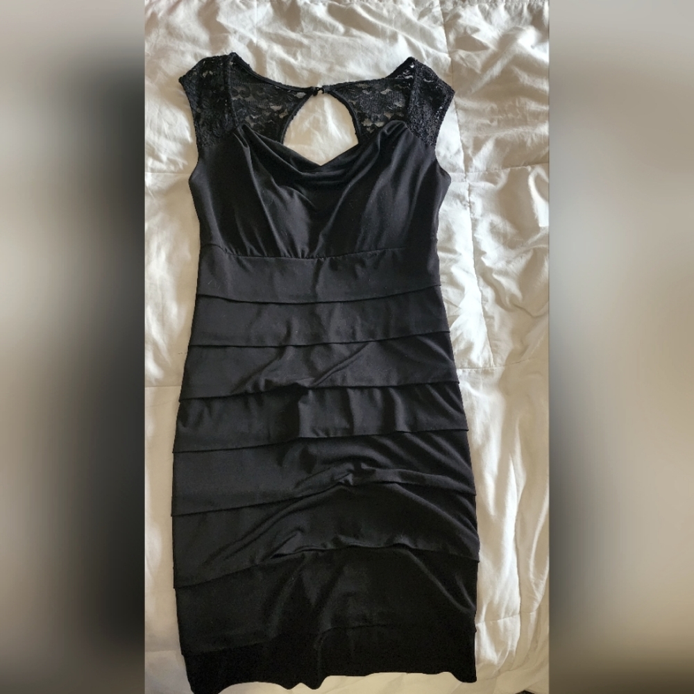 🎀Host Pick🎀Enfocus Studio Size 4 Little Black Dress 👗